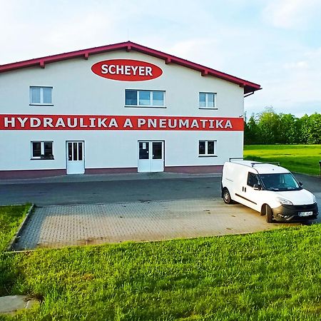 Apartman Scheyer Frýdek-Místek Dış mekan fotoğraf